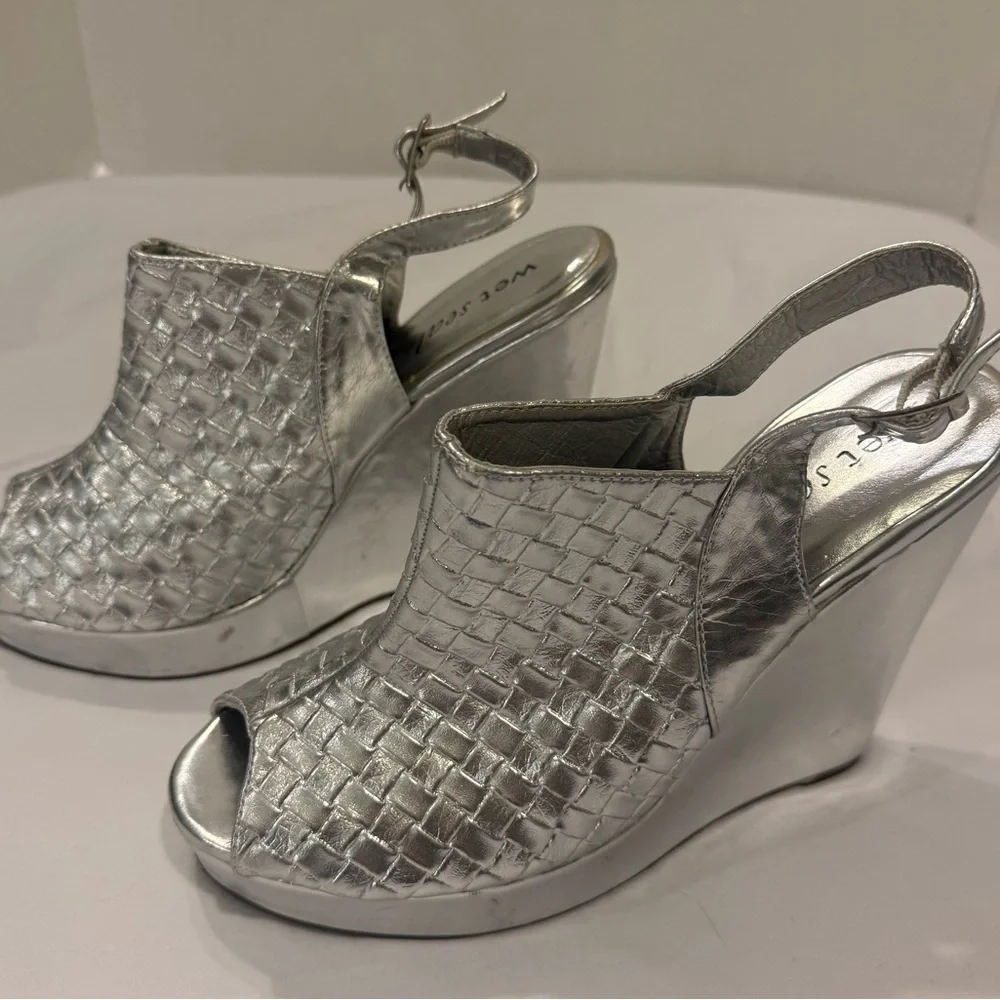 Wet Seal Size 9 Silver Woven Wedge Sandals Disco Party Date Night Barbiecore